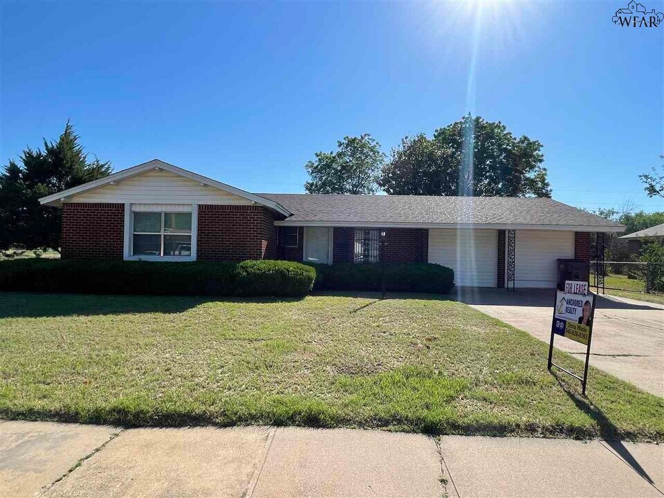 5016 Rock Point St in Wichita Falls, TX - Building Photo