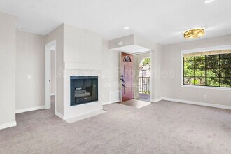 13335 Caminito Ciera in San Diego, CA - Building Photo - Building Photo
