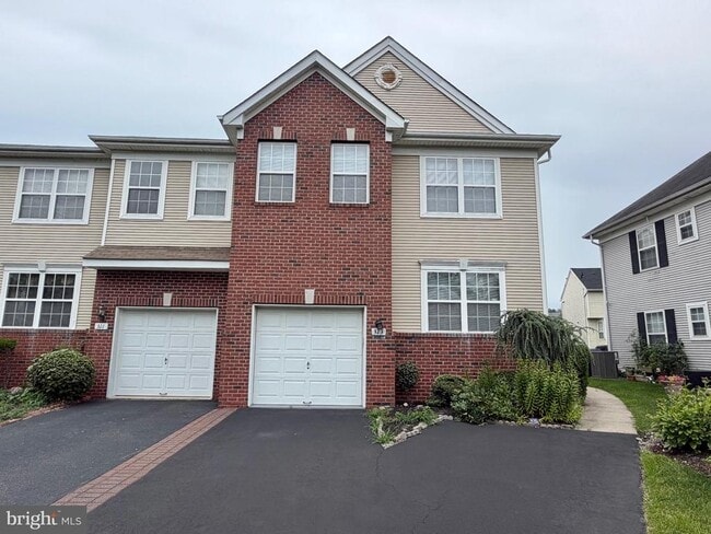 property at 313 Fountayne Ln