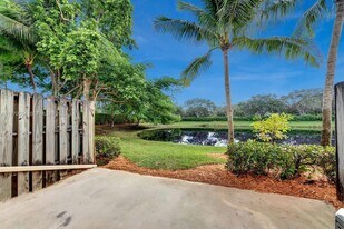 2590 Cordoba Bend in Weston, FL - Building Photo