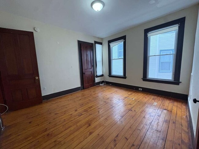 331 Edgewood Ave, Unit 1 in New Haven, CT - Building Photo - Building Photo