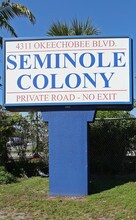 Seminole Colony in West Palm Beach, FL - Foto de edificio - Building Photo