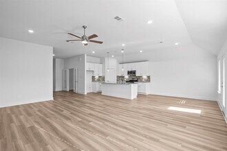 562 Bluebell Maiden Ct in Magnolia, TX - Building Photo - Building Photo