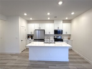 4212 Zilker Pk Ave in North Las Vegas, NV - Building Photo - Building Photo