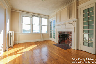 1705 Commonwealth Ave, Unit 6 in Boston, MA - Building Photo - Building Photo