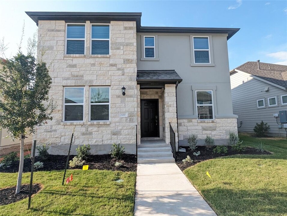 120 Watkinville Rd in Hutto, TX - Building Photo