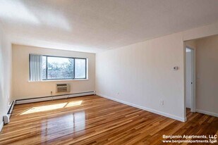 112 Dustin St, Unit 22 in Boston, MA - Building Photo