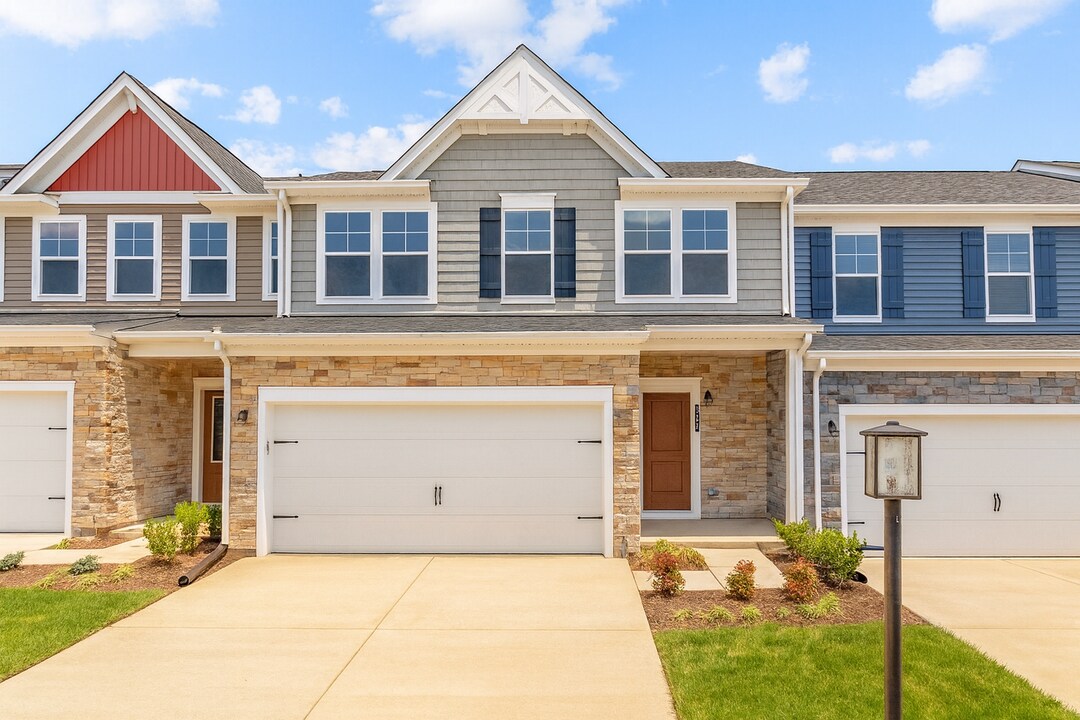 471 Rivanna Hl Rd in Glen Allen, VA - Building Photo