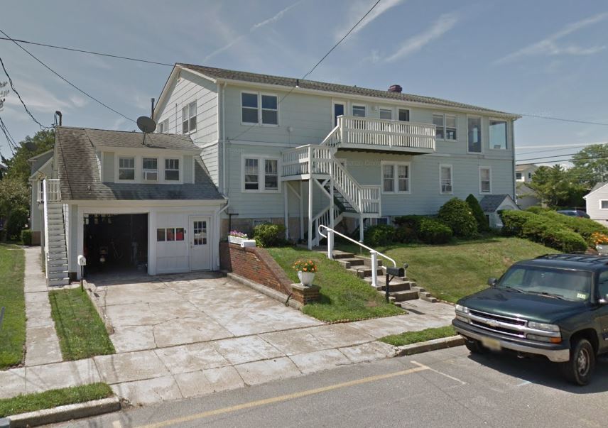 601 S Bay Ave in Beach Haven, NJ - Building Photo