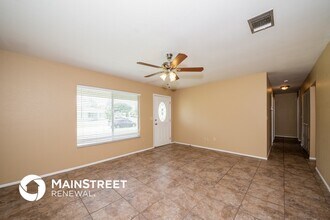 2536 Vestridge St in North Port, FL - Foto de edificio - Building Photo