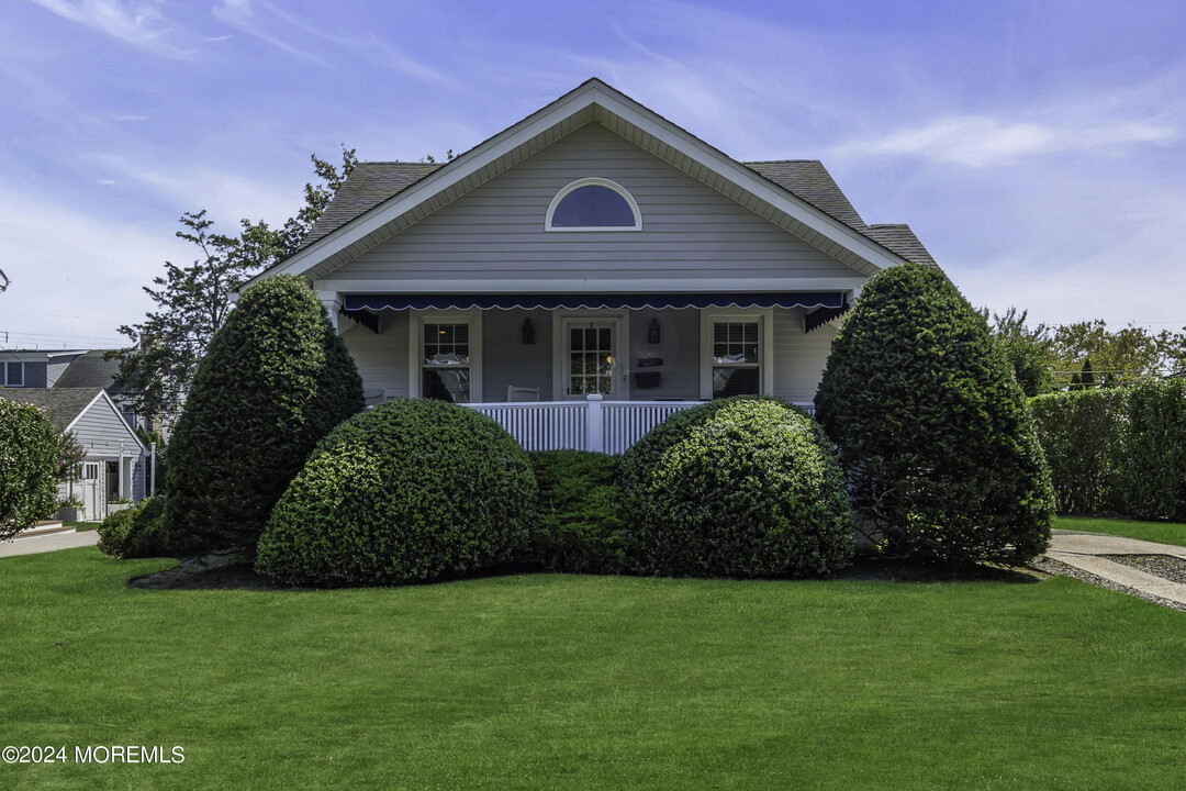 316 New York Blvd in Sea Girt, NJ - Foto de edificio