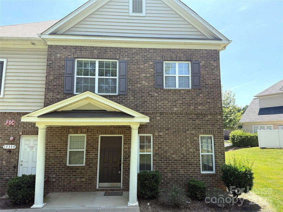 11504 Amarone Dr in Charlotte, NC - Building Photo