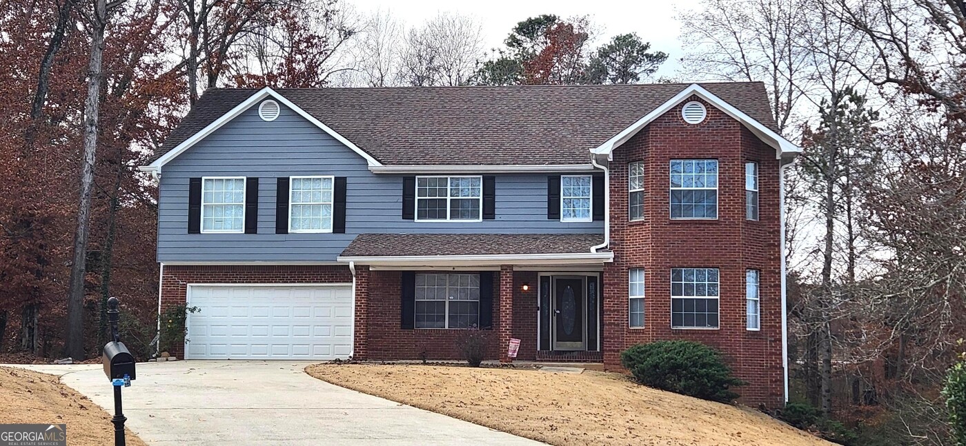 201 Reeves Creek Way in Jonesboro, GA - Building Photo