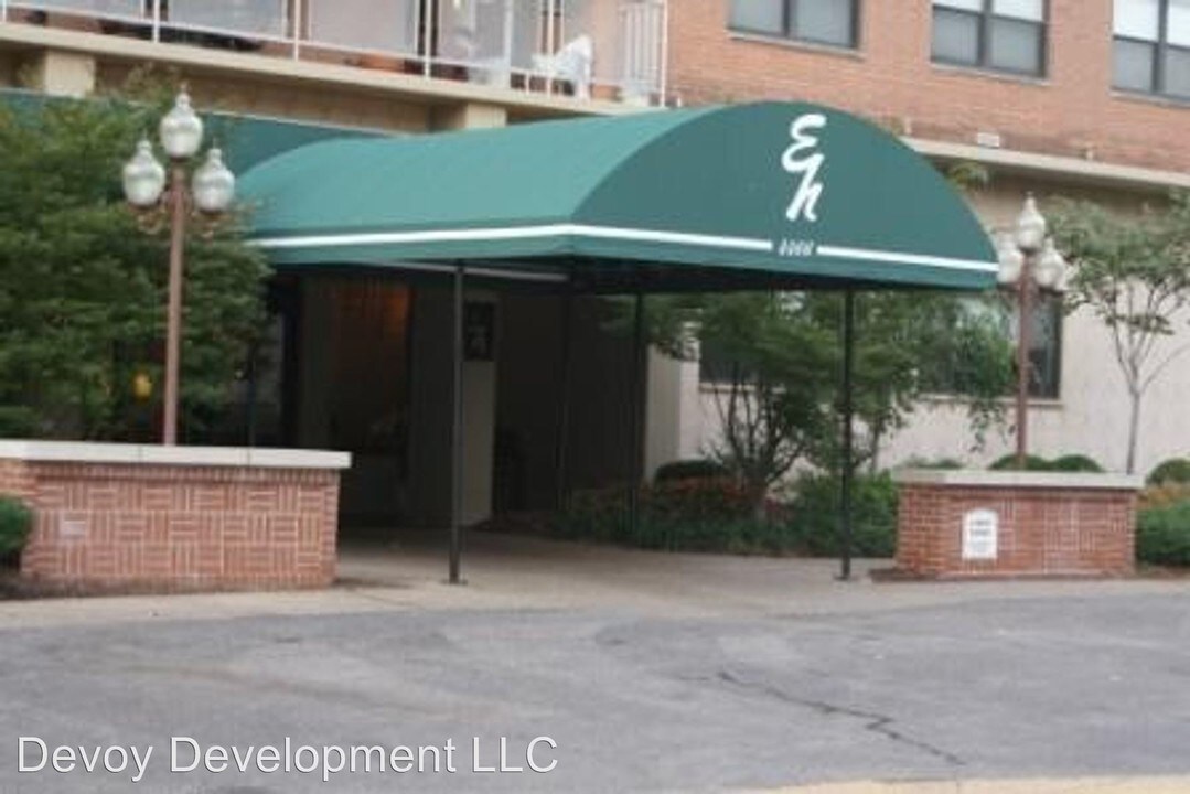 4466 W Pine Blvd in St. Louis, MO - Building Photo