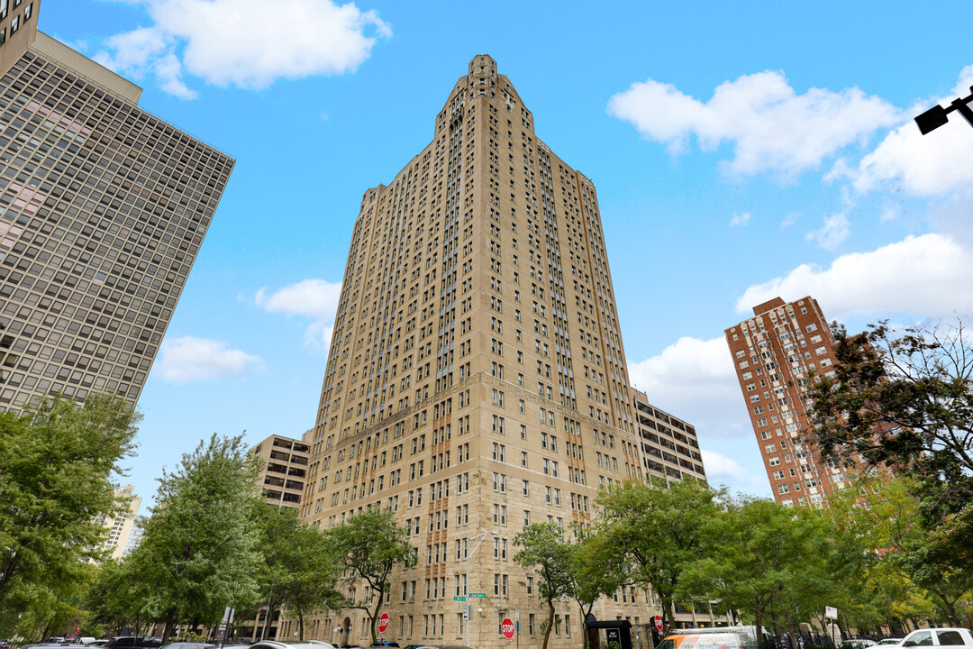 5000 S East End Ave in Chicago, IL - Foto de edificio