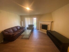 4777 Cedar Springs Rd in Dallas, TX - Building Photo - Building Photo