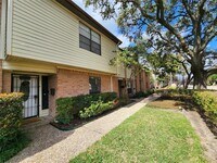 2506 Bering Dr photo'