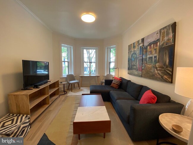 property at 3020 Dent Pl NW