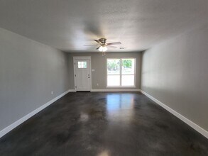 1539 N 2nd St-Unit -1539 in Dardanelle, AR - Foto de edificio - Building Photo
