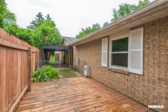 4930 Amberwood Dr in Dayton, OH - Building Photo - Building Photo