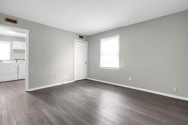 701 Valerie Ln in Whitehall, OH - Building Photo - Building Photo