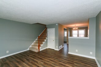 2205 Redthorn Rd in Middle River, MD - Foto de edificio - Building Photo