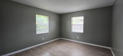 8214 N 17th St-Unit -B in Tampa, FL - Foto de edificio - Building Photo