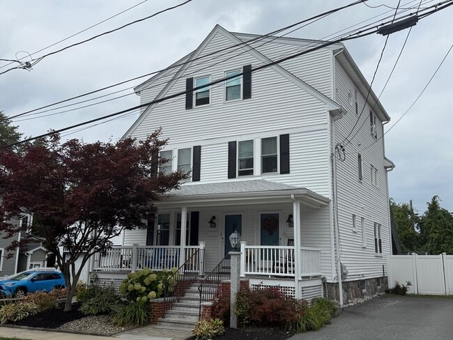 69 Irving St in Winchester, MA - Building Photo - Building Photo