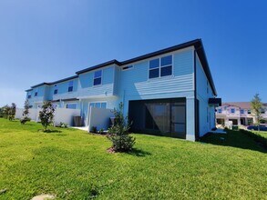 5434 Elmview Xing in Wesley Chapel, FL - Building Photo - Building Photo