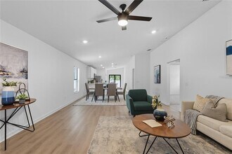 1333 Barnacle Bay Pl in Palm River-Clair Mel, FL - Building Photo - Building Photo