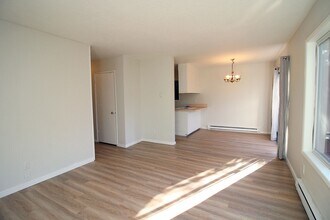 8834 SE 9th Ave, Unit 8836 in Portland, OR - Building Photo - Building Photo