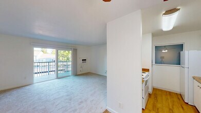 551 Alameda del Prado in Novato, CA - Building Photo - Building Photo