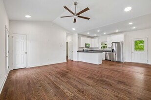 551 Skyview Dr in Ashland City, TN - Building Photo