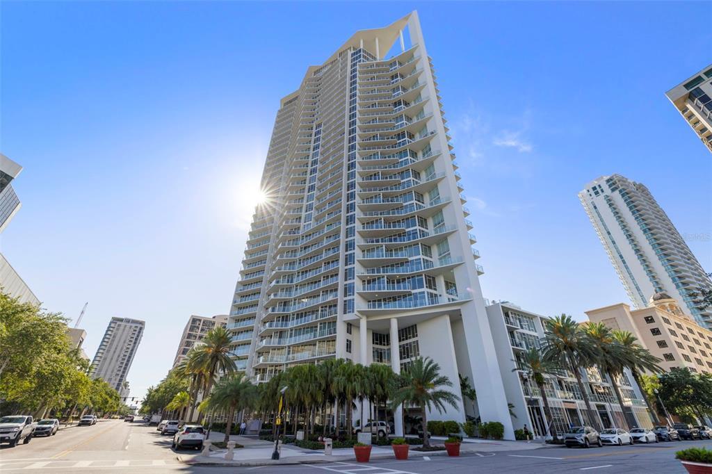 145 2nd Ave S in St. Petersburg, FL - Building Photo