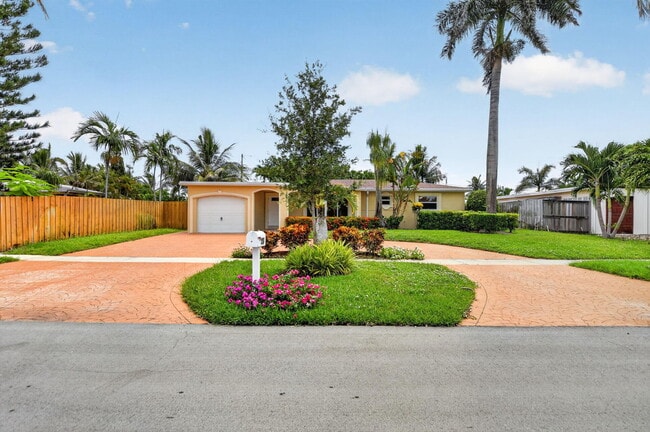 2250 NE 4th Ct