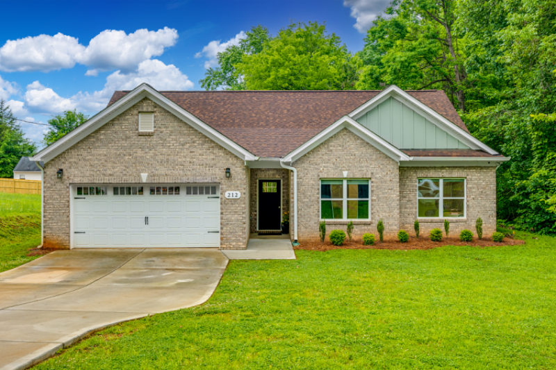 212 Mason St in Belmont, NC - Building Photo