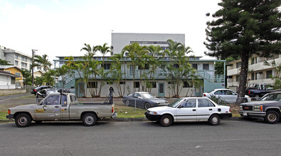 216 Puuhue Pl in Honolulu, HI - Building Photo - Building Photo