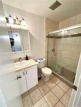 18350 Hatteras St, Unit 260 in Tarzana, CA - Building Photo - Building Photo