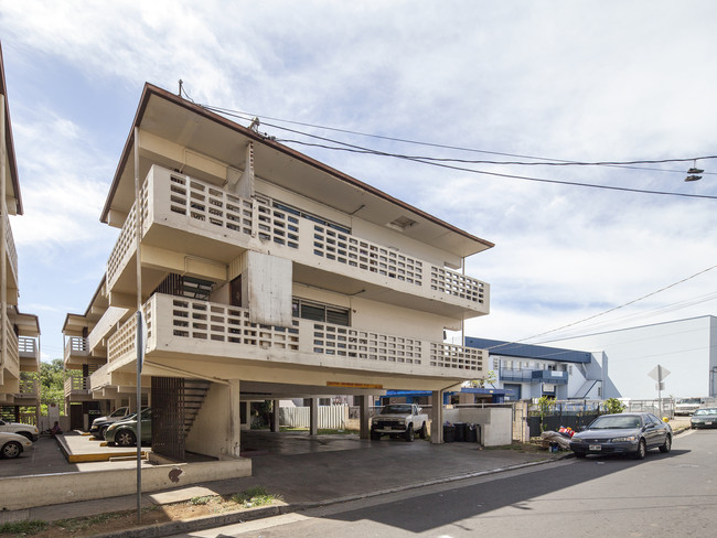 94-303 Pupuole St in Waipahu, HI - Building Photo - Building Photo