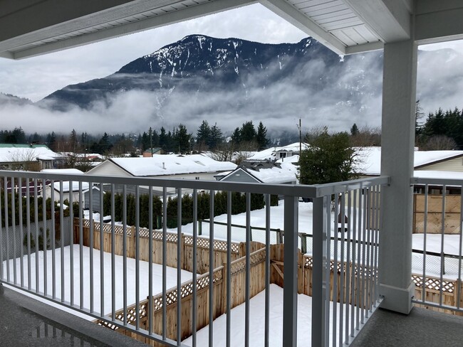 539-539 Douglas St in Hope, BC - Building Photo - Building Photo