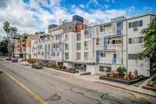 8375 Fountain Ave in West Hollywood, CA - Building Photo