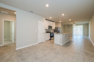 453 Sun Warbler Wy in St. Cloud, FL - Building Photo - Building Photo