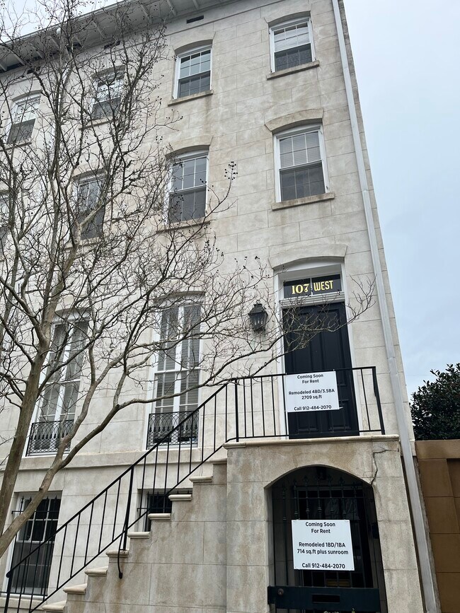 107 W Taylor St, Unit Upper in Savannah, GA - Building Photo - Building Photo