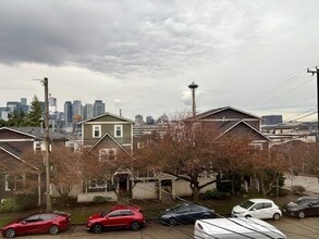 556 Ward St in Seattle, WA - Building Photo - Building Photo