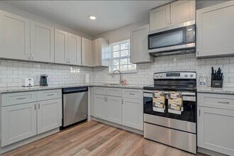 7412 Pond St in Houston, TX - Building Photo - Building Photo