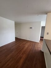 3140 Midway Dr in San Diego, CA - Building Photo - Building Photo