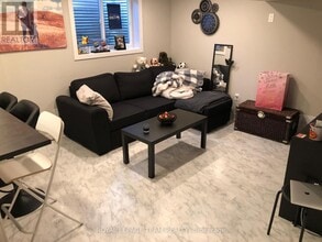 1180 Southwood Dr in Ottawa, ON - Building Photo - Building Photo