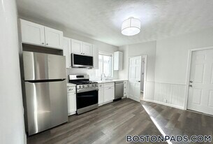 153 E Cottage St in Boston, MA - Building Photo