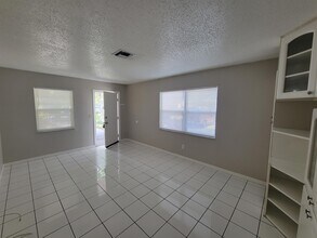 5281 Bamboo Pl in Clearwater, FL - Building Photo - Building Photo
