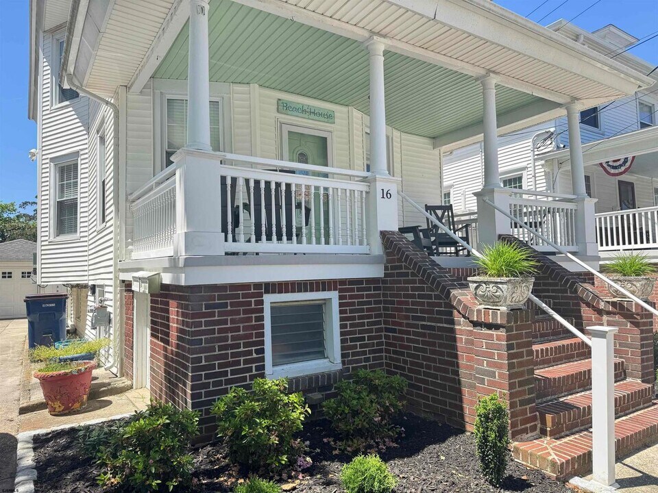 16 S Baton Rouge Ave in Ventnor City, NJ - Building Photo